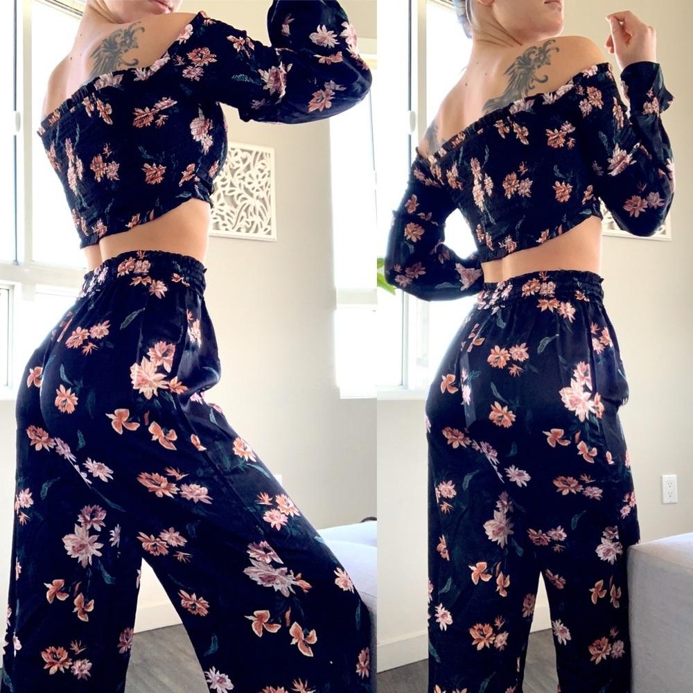🌹 SILKY Floral Robe - Picture 2 of 6